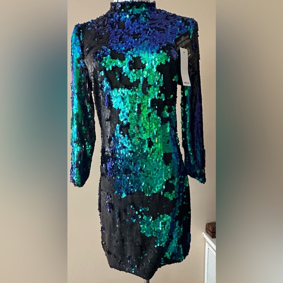 NWT Nelly emerald sequined mini dress , size 6 - Picture 1 of 7